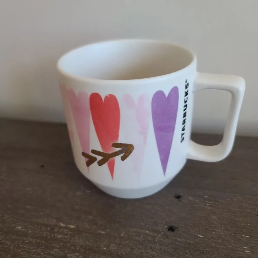 Starbucks 2016 Valentines Hearts With Gold Arrow Coffee Mug - 12 Oz